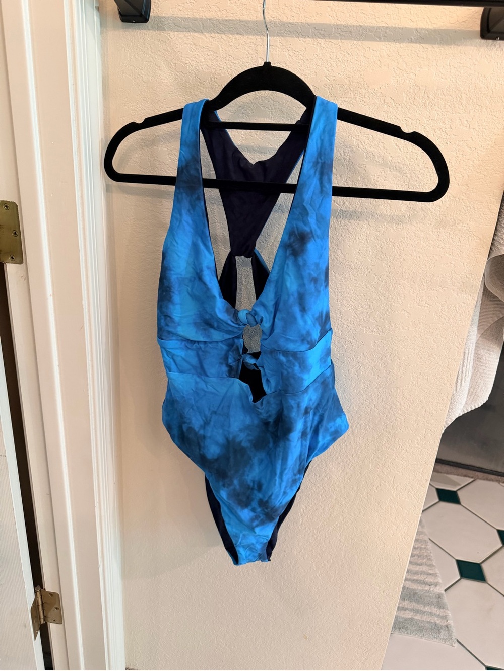 Citrus NWT Blue Tie-Dye One-Piece Swimsuit with Cutout